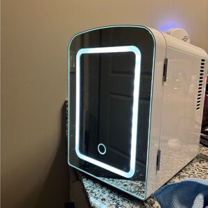 Paris Hilton White Mini Beauty or Drink Fridge